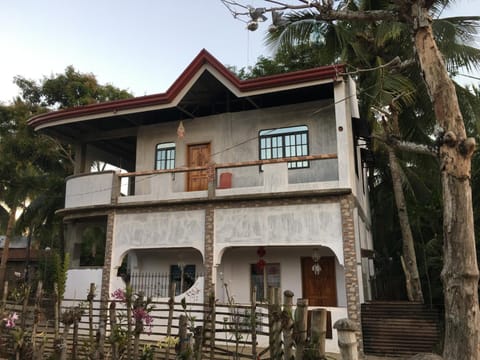 Chona and Christophe Guesthouse - Masbate Bed and Breakfast in Bicol