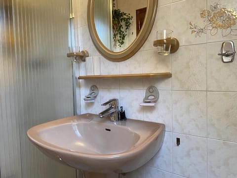 661 - Charmante maison en pierre sur les Hauteurs d'Erquy avec vue mer Villa in Brittany