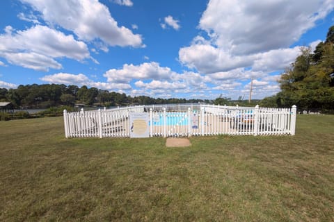 The Fish Hatchery, Unit N2 House in Garland County