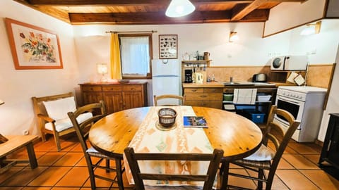 Gîte de France De la bergerie 2 épis - Gîte de France 4 personnes MAE-9104 Apartment in Auvergne-Rhône-Alpes
