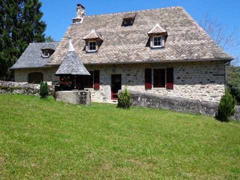 Gîte de France à Latronche 2 épis - Gîte de France 5 personnes MAE-9294 Apartment in Auvergne-Rhône-Alpes