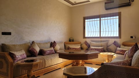 Bel appartement dans une résidence calme Condo in Meknes