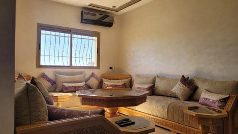 Bel appartement dans une résidence calme Condo in Meknes