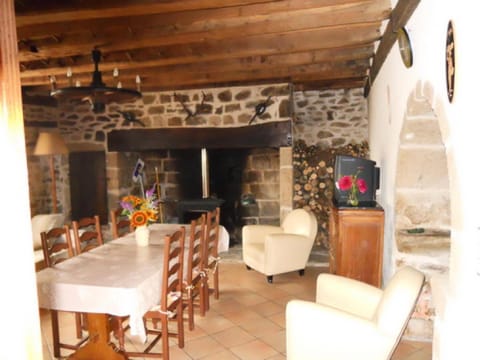 Gîte de France à Saint-Martin-la-Méanne 2 épis - Gîte de France 5 personnes 854 Apartamento in Argentat-sur-Dordogne