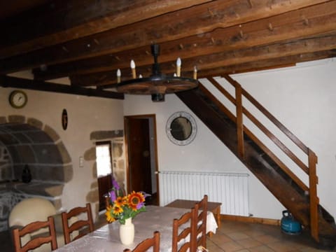 Gîte de France à Saint-Martin-la-Méanne 2 épis - Gîte de France 5 personnes 854 Apartamento in Argentat-sur-Dordogne