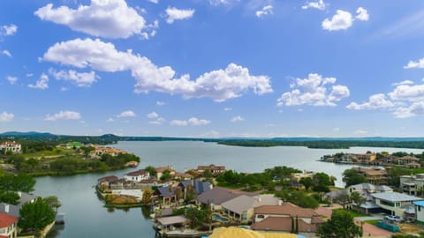 The Driftwood Retreat Concierge Services House in Lake Lyndon B Johnson