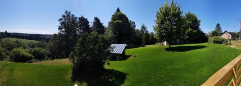 Gîte de France Gîte bel air 3 épis - Gîte de France 6 personnes MAE-0124 Apartment in Auvergne-Rhône-Alpes