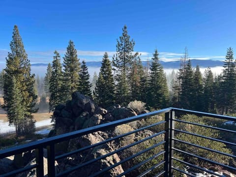Tahoe Luxury Home - Scenic Views House in Sierra Nevada