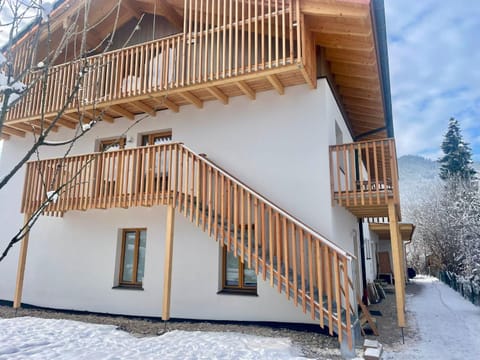 Property building, Day, Winter, Balcony/Terrace