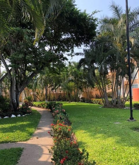 Departamento condominio en Ixtapa con alberca seguridad A/C Apartment in Ixtapa Zihuatanejo