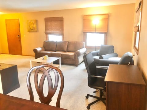 Second Floor Furnished Apartment Near Lakes and Airport! Apartment in Minneapolis