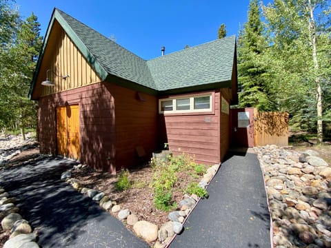 Ski Tip Ranch 8749 by SummitCove Lodging Apartment in Keystone