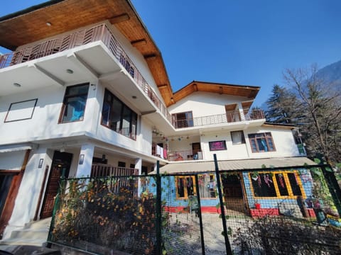 Page 3 - Riverside Rooms & Bar Hotel in Manali