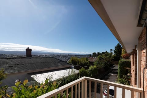 Beautiful Sunny Home: Close to the CBD & Gorge House in Launceston