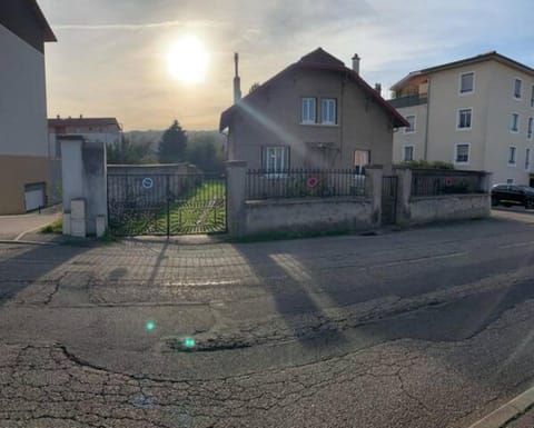 Property building, Neighbourhood, Street view