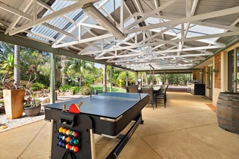 Dandjoo - hot tub, fire pit, outdoor entertainment House in Dunsborough