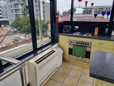 Kokopelli Wollongong Iconic CBD Deco Penthouse 360 Degree Views Parking Apartment in Wollongong