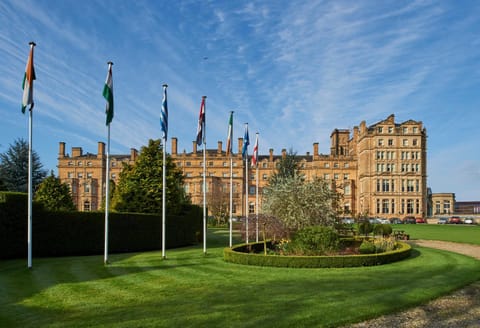 Property building, Facade/entrance, Garden