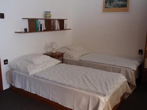 Großzügige Ferienwohnung mit Garten und Terrasse Apartment in Balatonszárszó