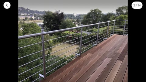 Aussichtszimmer mit modernem Glasbad und Balkon Vacation rental in Koblenz