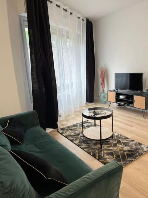 Appartement rénové, 3mns à pied de la gare Condo in Alès