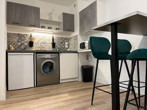 Appartement rénové, 3mns à pied de la gare Condo in Alès