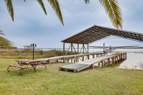 Waterfront Frostproof Home with Private Dock! House in Osceola County