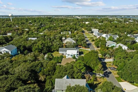 Why Knot Getaway. Emerald Isle Oasis Haus in Emerald Isle