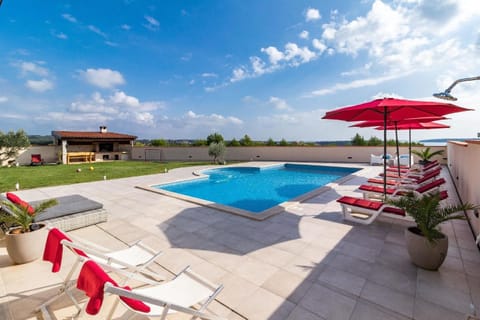 Nettes Ferienhaus In Pomer Mit Privatem Pool House in Medulin