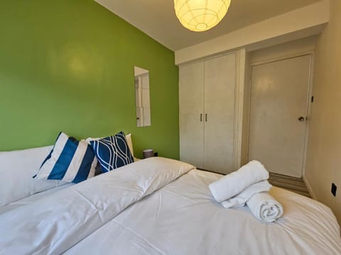 London Mile End Rooms Bed and Breakfast in London Borough of Hackney