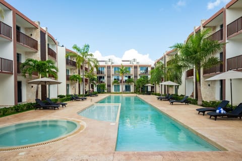 Pool view, Swimming pool