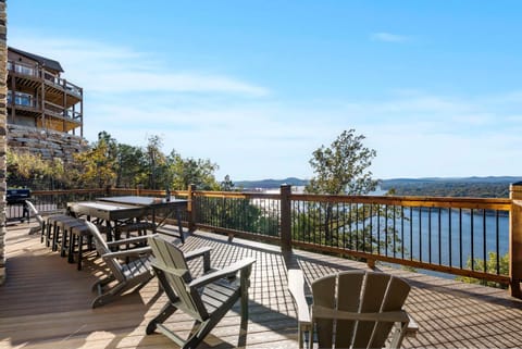 Sunset Bluff at Table Rock Lake House in Table Rock Lake