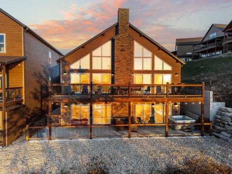 Sunset Bluff at Table Rock Lake House in Table Rock Lake