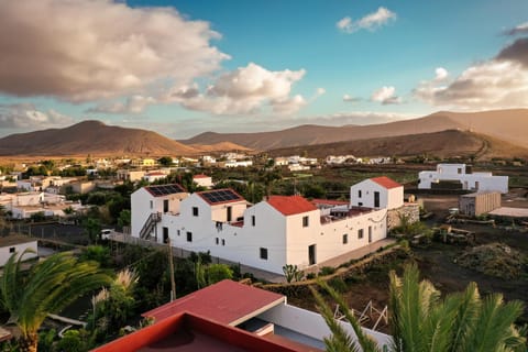 Property building, Day, Natural landscape, Bird's eye view, Mountain view