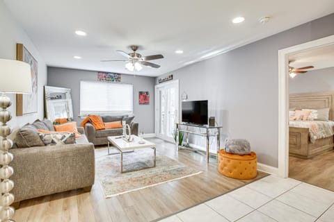 New Orleans Condo with Pool, 7 Mi to French Quarters Copropriété in New Orleans