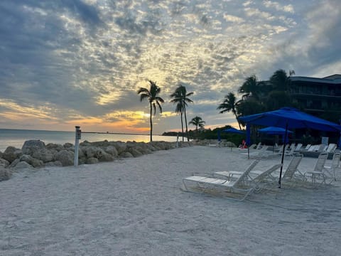 -Atlantic Sunrise Penthouse Casa in Key West