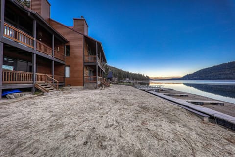 Deluxe Lodgette Ground Floor Unit 131 Bldg C House in Donner Lake