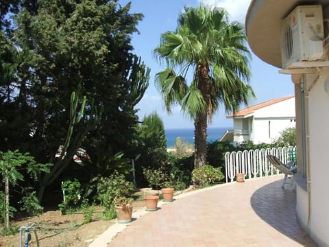 Ferienhaus mit Garten und Garage am Meer House in Alcamo
