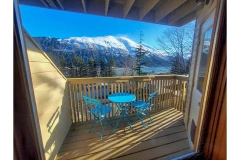 Lovely Condo Across from Downtown w/ Mountain View Condo in Juneau