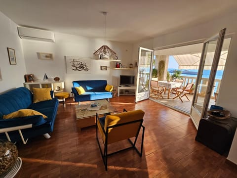 Beachfront First Line View Apartment in Sveti Stefan