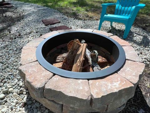 Cozy Home w/Deck & Fire Pit! House in Greensboro