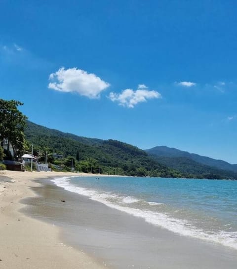 Casa com vista maravilhosa na Baía dos Golfinhos House in Florianopolis