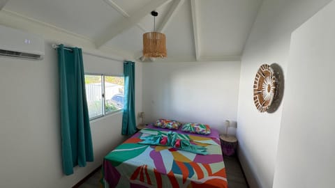 Bed, Photo of the whole room, Bedroom, air conditioner