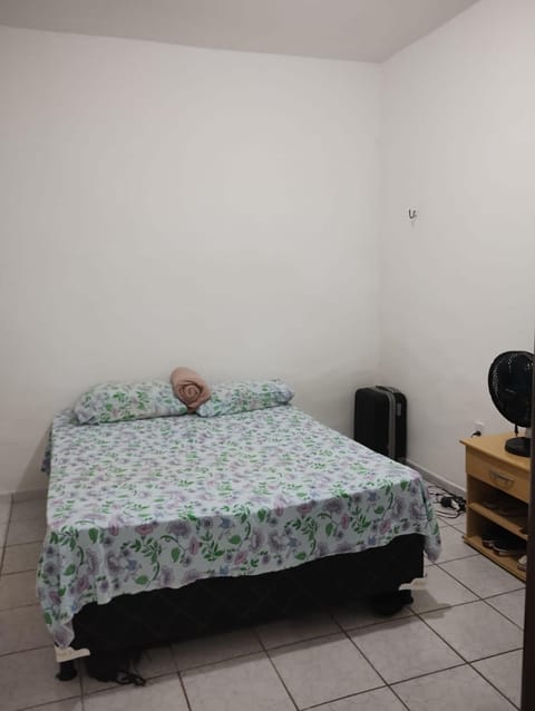 Quarto simples e organizado. Vacation rental in Campina Grande