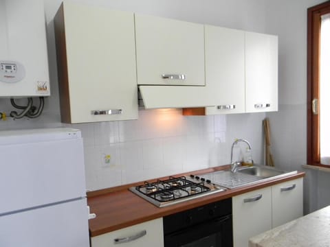 Ferienwohnung mit privatem Garten, nur wenige Meter vom Meer entfernt ideal für Familien mit Kindern oder Freunde Apartment in Rosignano Solvay