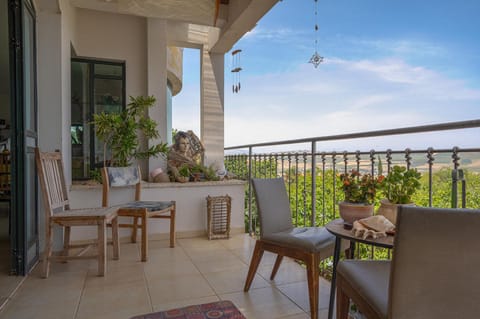 View (from property/room), Balcony/Terrace, Seating area