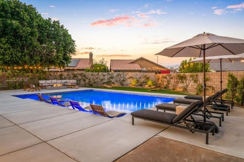 Mirage atrois with Resort Pool and Spa House in La Quinta
