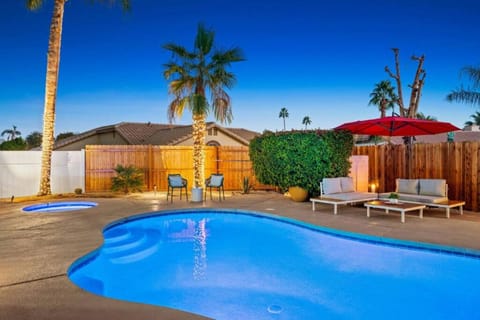 Palm Tree Inn Home With Gated Pool Perfect For Families Maison in La Quinta