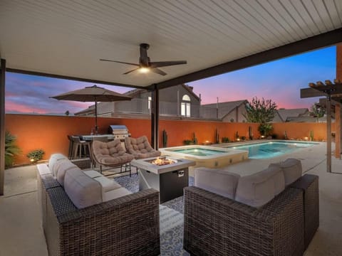 Desert Dream I Large Private Pool Home House in La Quinta