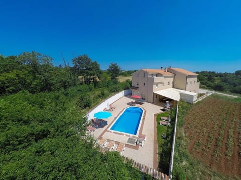 Wunderschönes Ferienhaus in Cere mit Privatem Pool House in Istria County